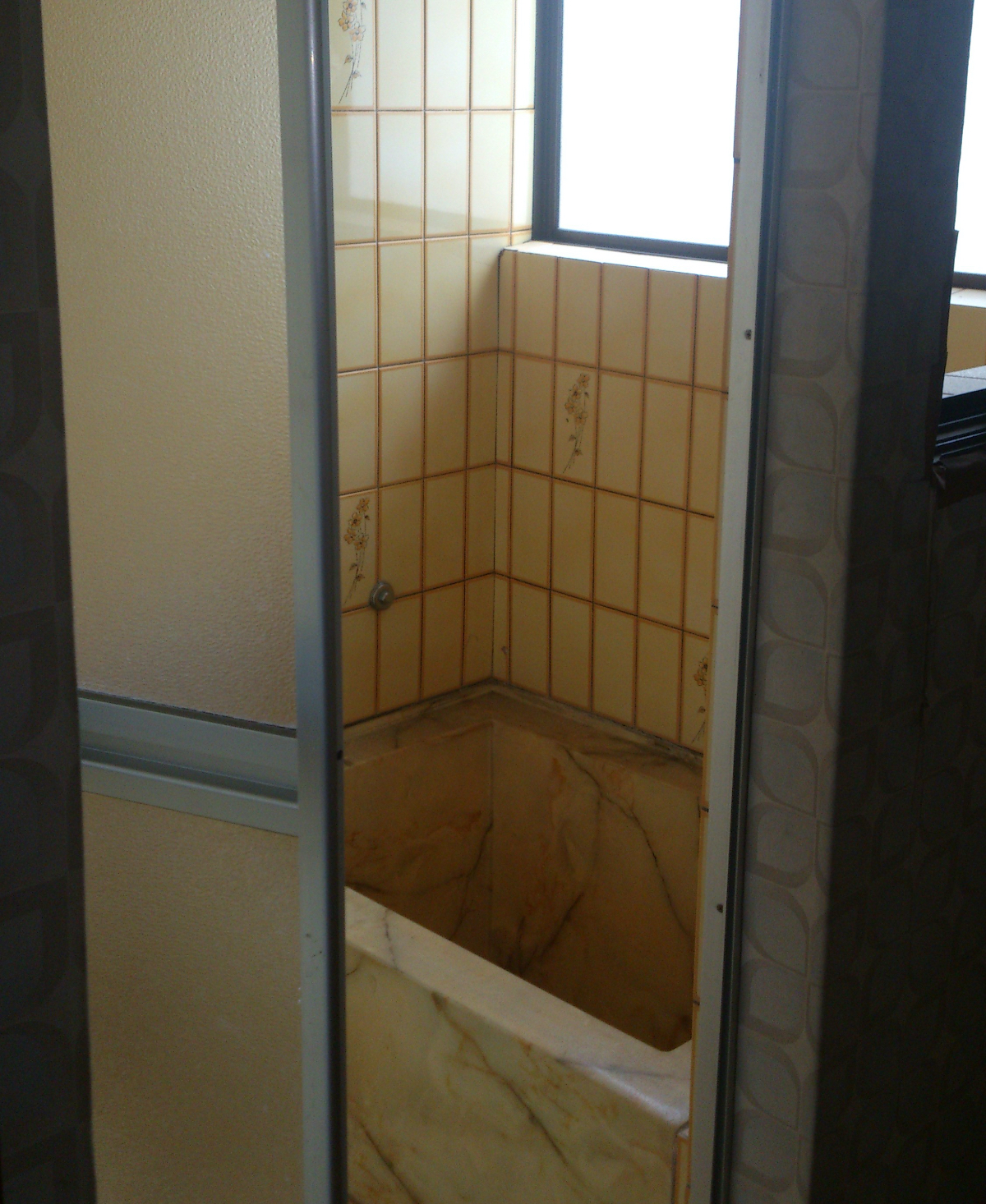 風呂before